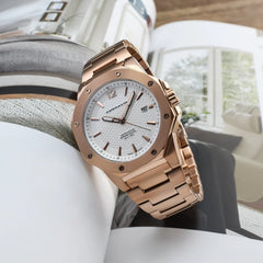 Schweizer Cornavin Uhren: funktionales Design, präzise Handwerkskunst. Hauptsitz in Aarau bei Oberturm. Zeitloses Accessoire für jeden Anlass.