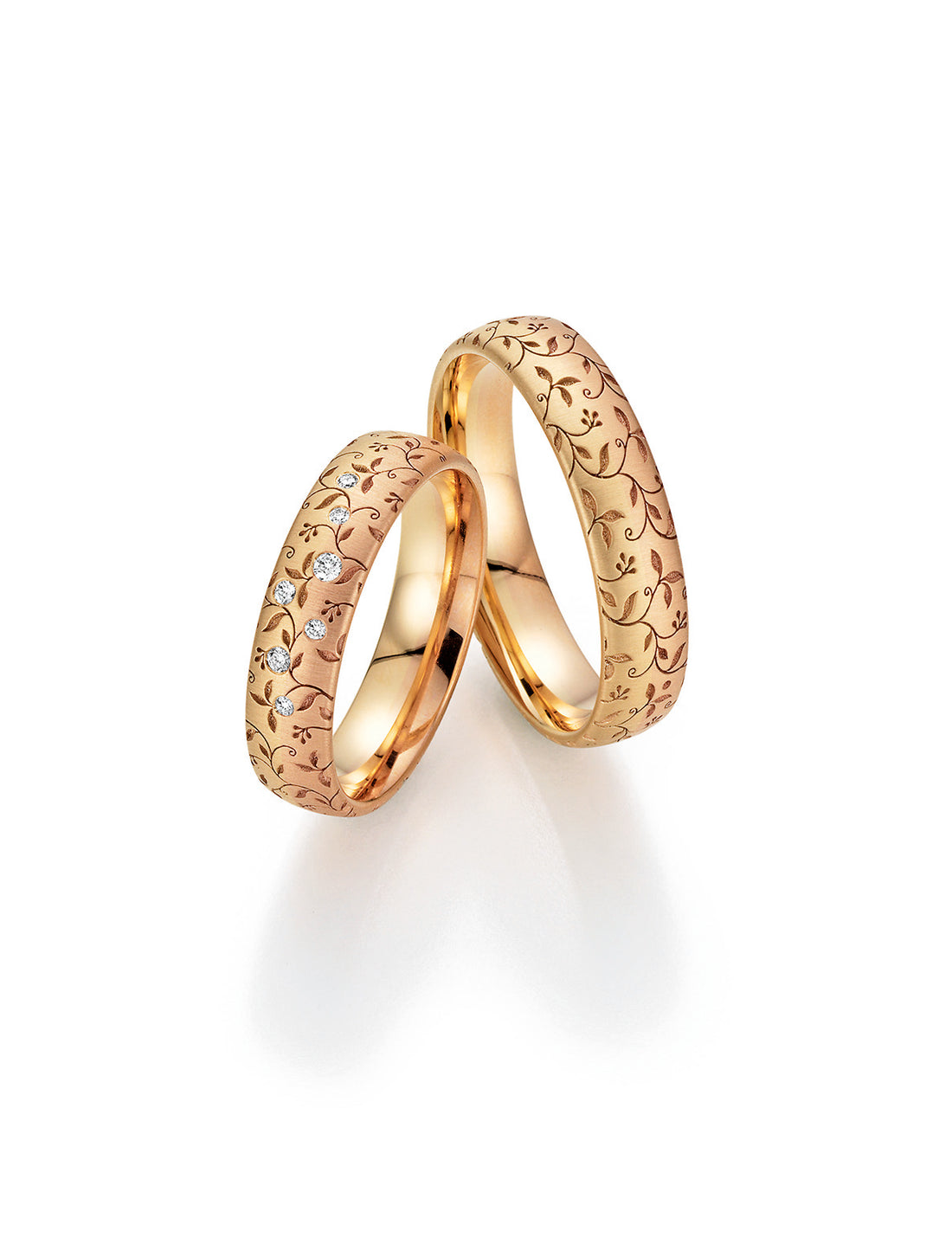 Flora Trauringe, Aarau, Aargau, Romantisch & Einzigartig. Entdecke die hochwertigen Eheringe, perfekt für Deine Liebesgeschichte. Feine Linien & edle Materialien. Symbol für ewige Verbundenheit